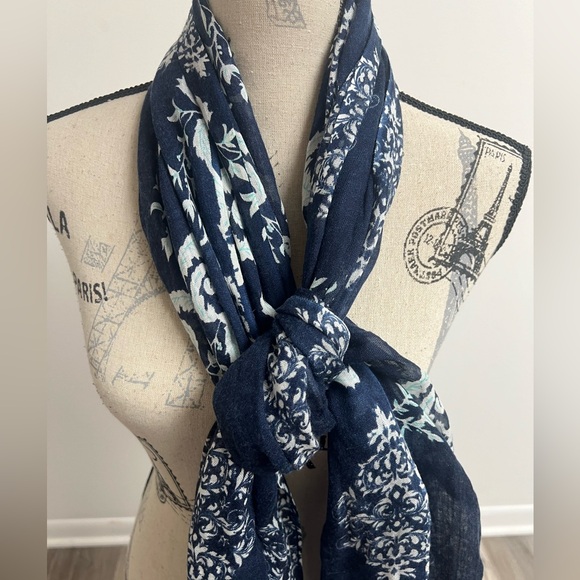 Y2k Blue Fashion Scarf! - Picture 3 of 14